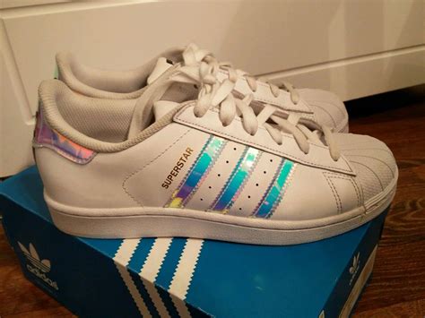 adidas schuhe mit regenbogen streifen